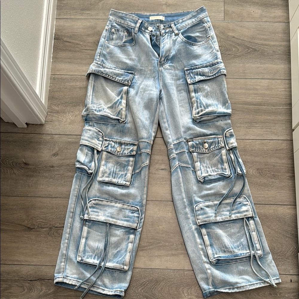 Women’s straight leg cargo jeans